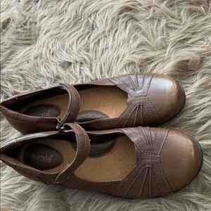 Women’s Bjorndal Comfort Shoes Size 9.5